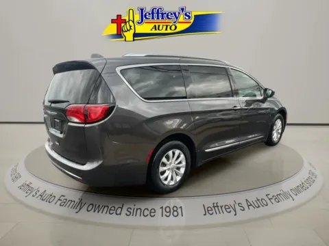 More photos of 2019 CHRYSLER PACIFICA TOURING L at Jeffrey's Auto Exchange, Inc., IN