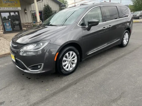 Gray 2019 CHRYSLER PACIFICA TOURING L for sale in Scottsburg, IN