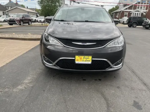 Photos of 2019 CHRYSLER PACIFICA TOURING L for sale in Scottsburg, IN at Jeffrey's Auto Exchange, Inc.