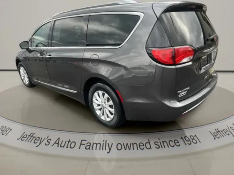 Another view of 2019 CHRYSLER PACIFICA TOURING L for sale in Scottsburg, IN at Jeffrey's Auto Exchange, Inc.