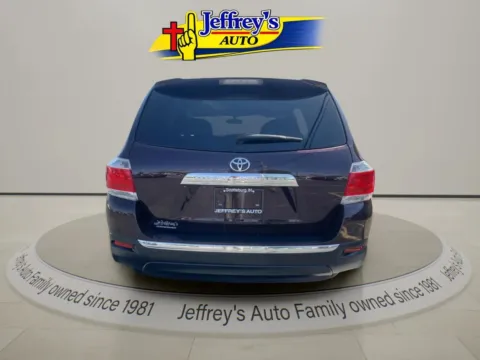 More photos of 2013 TOYOTA HIGHLANDER BASE at Jeffrey's Auto Exchange, Inc., IN