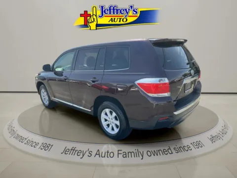 Another view of 2013 TOYOTA HIGHLANDER BASE for sale in Scottsburg, IN at Jeffrey's Auto Exchange, Inc.