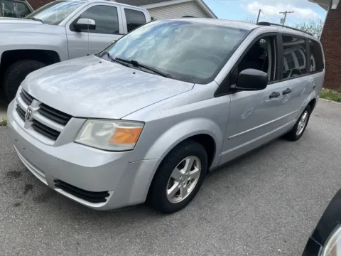 Silver 2008 DODGE GRAND CARAVAN SE for sale in Scottsburg, IN