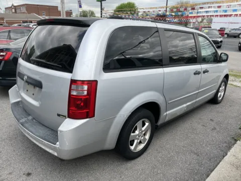 More photos of 2008 DODGE GRAND CARAVAN SE at Jeffrey's Auto Exchange, Inc., IN
