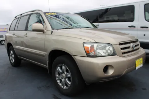 More photos of 2005 TOYOTA HIGHLANDER BASE at Jeffrey's Auto Exchange, Inc., IN