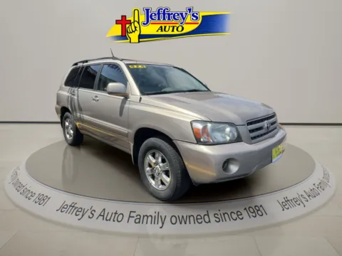 Another view of 2005 TOYOTA HIGHLANDER BASE for sale in Scottsburg, IN at Jeffrey's Auto Exchange, Inc.
