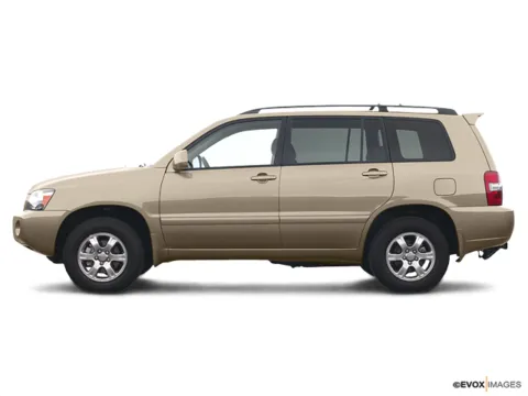 Gold 2005 TOYOTA HIGHLANDER BASE for sale in Scottsburg, IN