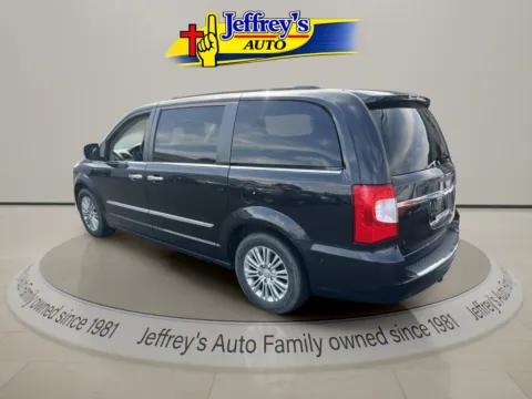 Another view of 2015 CHRYSLER TOWN AND COUNTR TOURING-L for sale in Scottsburg, IN at Jeffrey's Auto Exchange, Inc.