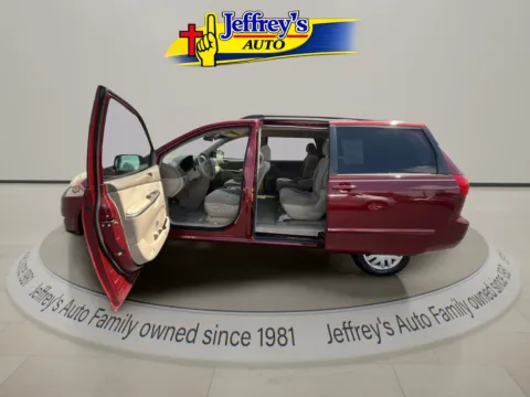 Photos of 2008 TOYOTA SIENNA CE 7-PASSENGER for sale in Scottsburg, IN at Jeffrey's Auto Exchange, Inc.
