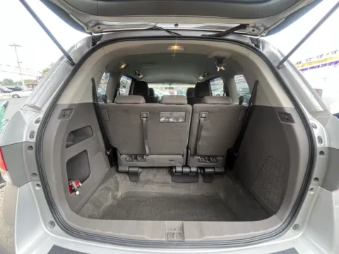 More photos of 2015 HONDA ODYSSEY LX at Jeffrey's Auto Exchange, Inc., IN