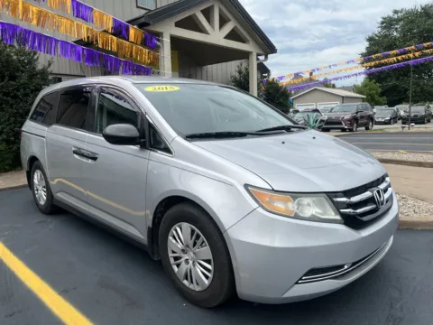 Another view of 2015 HONDA ODYSSEY LX for sale in Scottsburg, IN at Jeffrey's Auto Exchange, Inc.