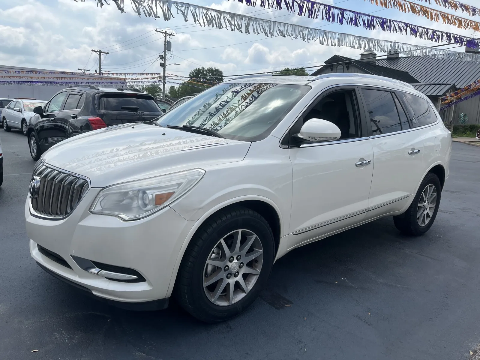 White 2013 BUICK ENCLAVE LEATHER for sale in Scottsburg, IN