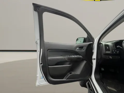 More photos of 2019 GMC CANYON SLT at Jeffrey's Auto Exchange, Inc., IN
