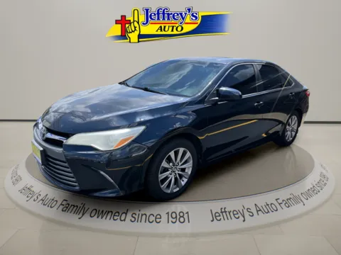 Gray 2016 TOYOTA CAMRY LE for sale in Scottsburg, IN