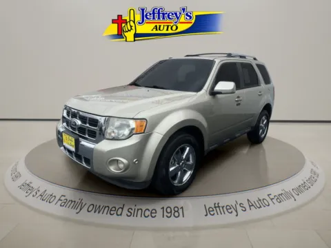 Gold 2011 FORD ESCAPE LIMITED for sale in Scottsburg, IN