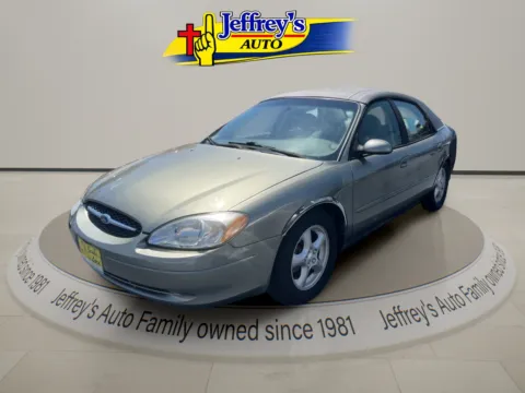 Green 2002 FORD TAURUS SE for sale in Scottsburg, IN