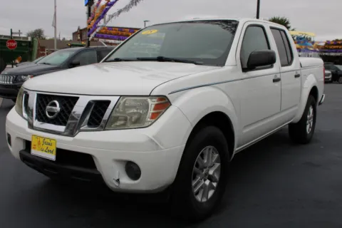 White 2015 NISSAN FRONTIER S for sale in Scottsburg, IN