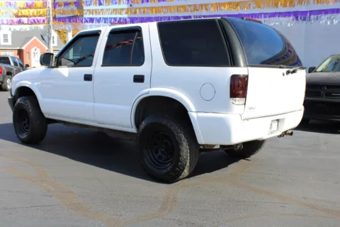 Another view of 2005 CHEVROLET BLAZER LS FLEET for sale in Scottsburg, IN at Jeffrey's Auto Exchange, Inc.