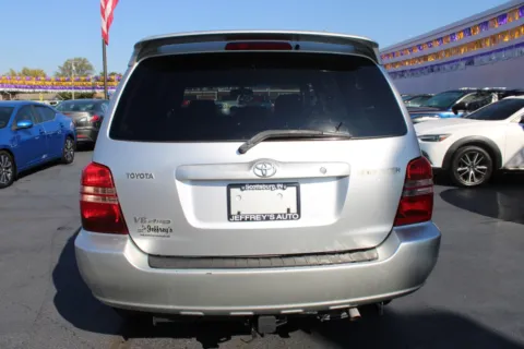 More photos of 2002 TOYOTA HIGHLANDER BASE at Jeffrey's Auto Exchange, Inc., IN