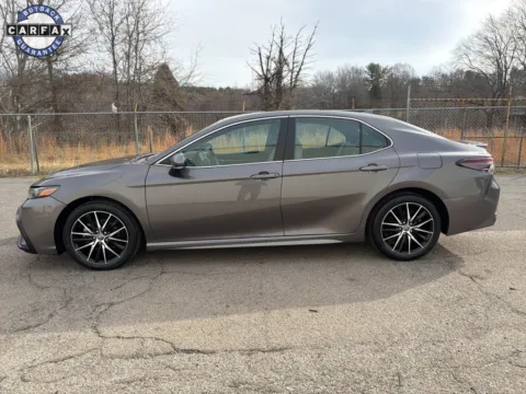 More photos of 2022 Toyota Camry Hybrid SE at Smart Chevrolet, NC