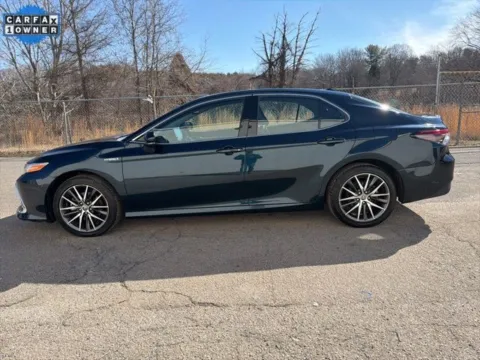More photos of 2021 Toyota Camry Hybrid XLE at Smart Chevrolet, NC