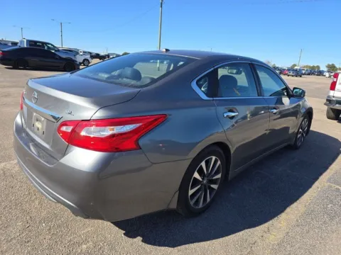 More photos of 2016 Nissan Altima 2.5 SL at Smart Chevrolet, NC