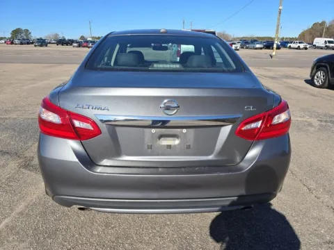 More photos of 2016 Nissan Altima 2.5 SL at Smart Chevrolet, NC