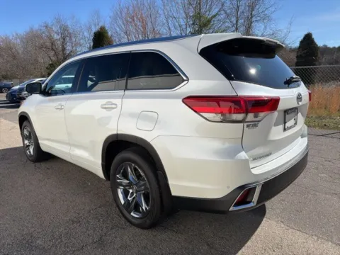 More photos of 2019 Toyota Highlander Limited Platinum at Smart Chevrolet, NC