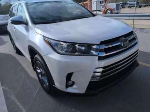 White 2019 Toyota Highlander Limited Platinum for sale in Madison, NC