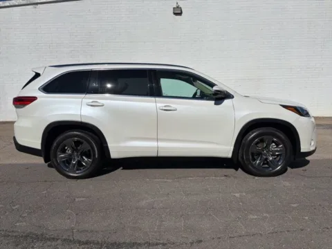 White 2019 Toyota Highlander Limited Platinum for sale in Madison, NC