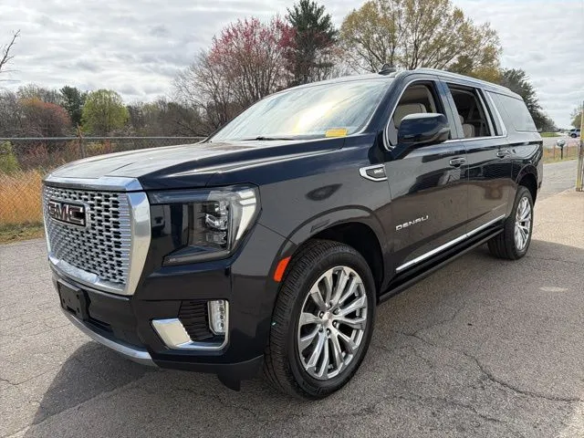 2022 GMC Yukon XL Denali - Photo 6