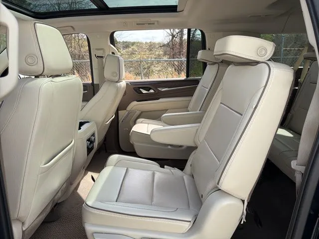 2022 GMC Yukon XL Denali - Photo 23