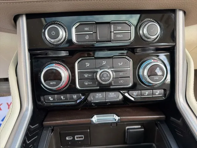 2022 GMC Yukon XL Denali - Photo 38