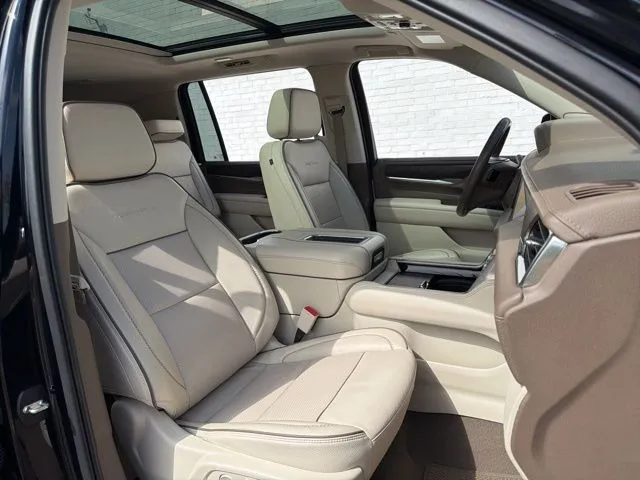 2022 GMC Yukon XL Denali - Photo 14