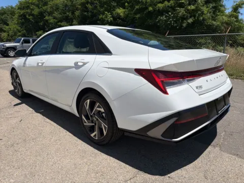 More photos of 2025 Hyundai Elantra Limited at Smart Chevrolet, NC