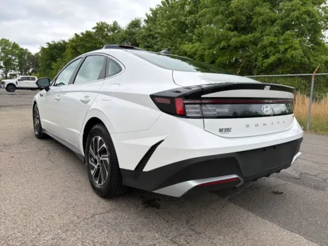 More photos of 2026 Hyundai Sonata Hybrid Blue at Smart Chevrolet, NC