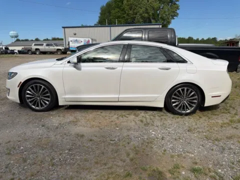 White 2018 Lincoln MKZ Premiere for sale in Madison, NC