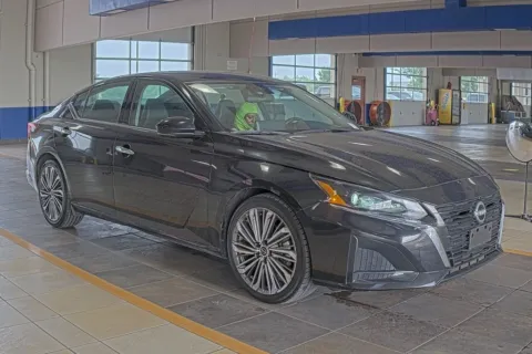Black 2023 Nissan Altima 2.5 SL for sale in Madison, NC