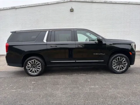 Black 2023 GMC Yukon XL Denali Ultimate for sale in Madison, NC