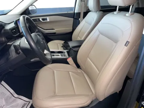 More photos of 2023 Ford Explorer XLT at Smart Chevrolet, NC