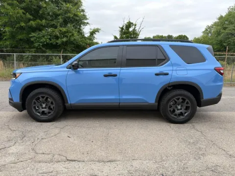 More photos of 2025 Honda Pilot TrailSport at Smart Chevrolet, NC