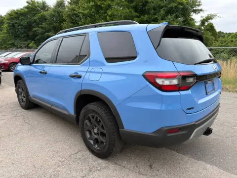 More photos of 2025 Honda Pilot TrailSport at Smart Chevrolet, NC