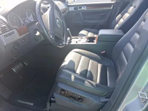 More photos of 2006 Volkswagen Touareg V10 TDI at Smart Chevrolet, NC