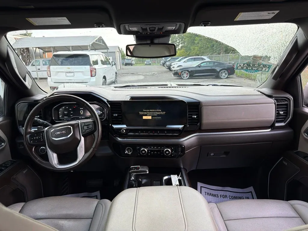 2023 GMC Sierra 1500 SLT - Photo 23