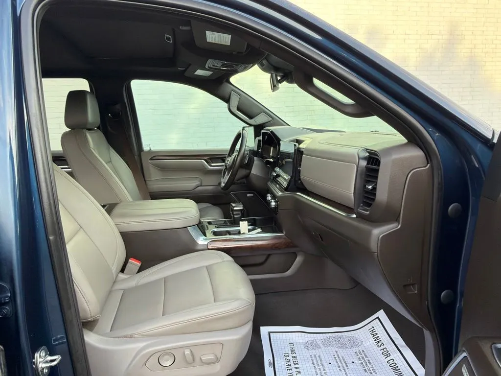 2023 GMC Sierra 1500 SLT - Photo 12