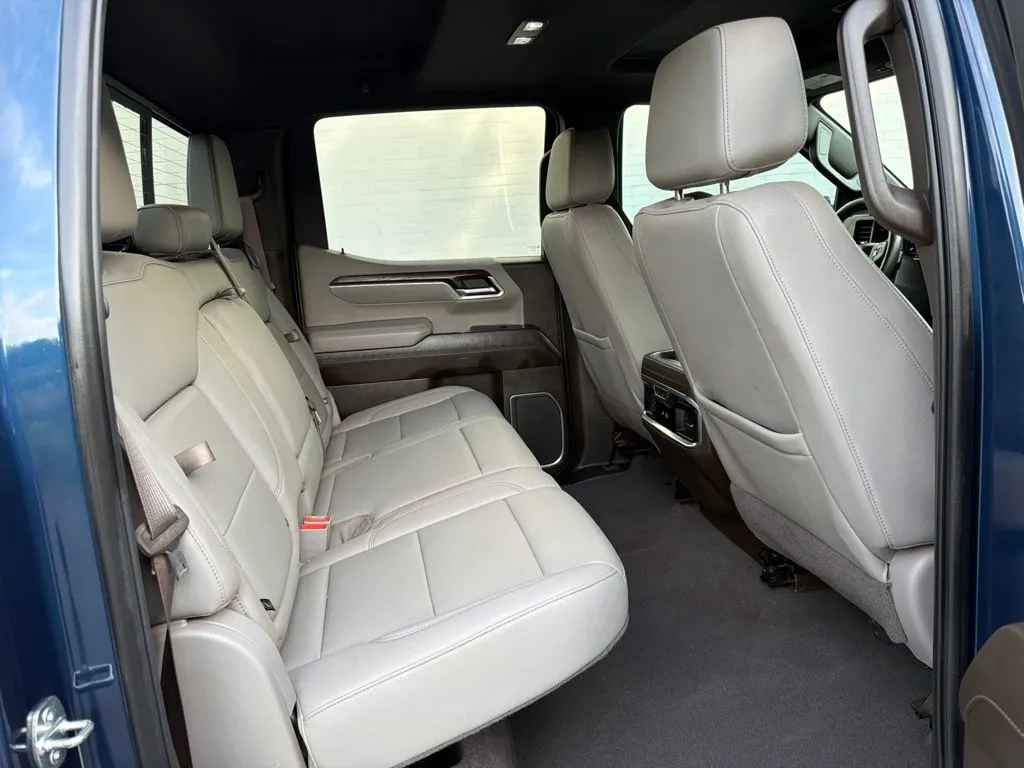 2023 GMC Sierra 1500 SLT - Photo 10