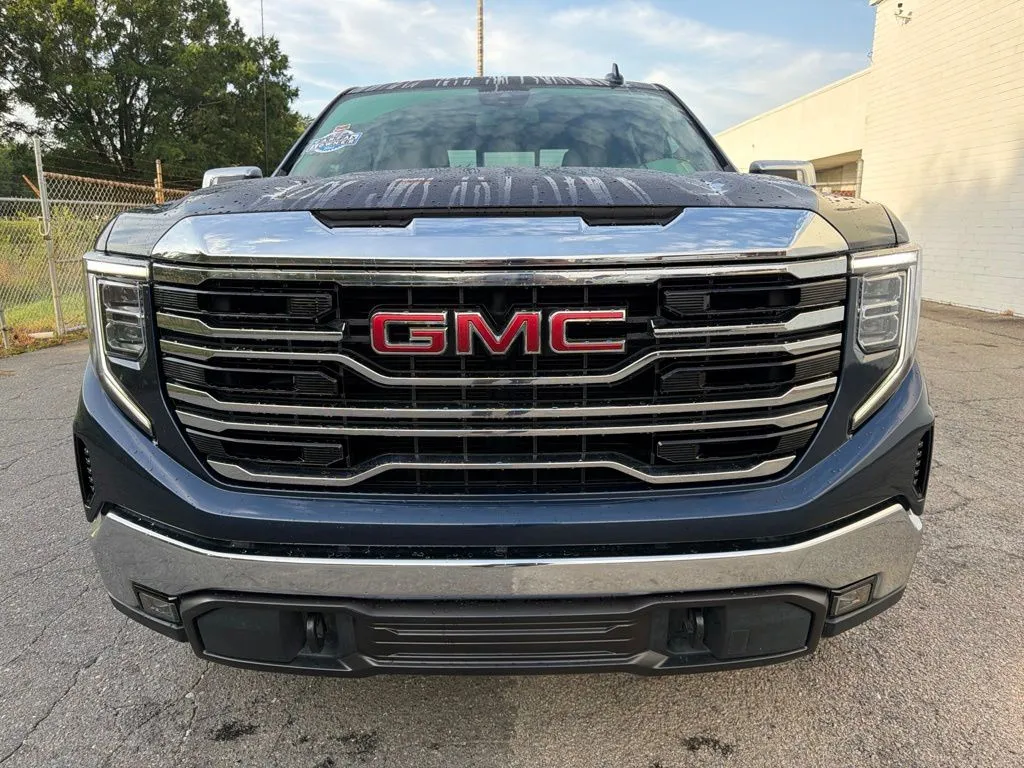 2023 GMC Sierra 1500 SLT - Photo 7