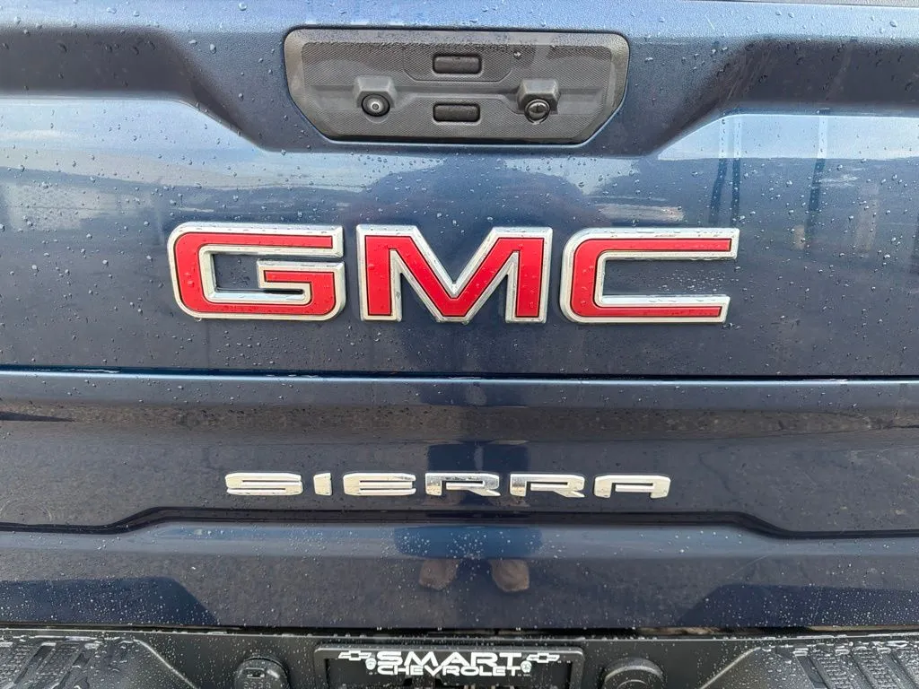 2023 GMC Sierra 1500 SLT - Photo 18