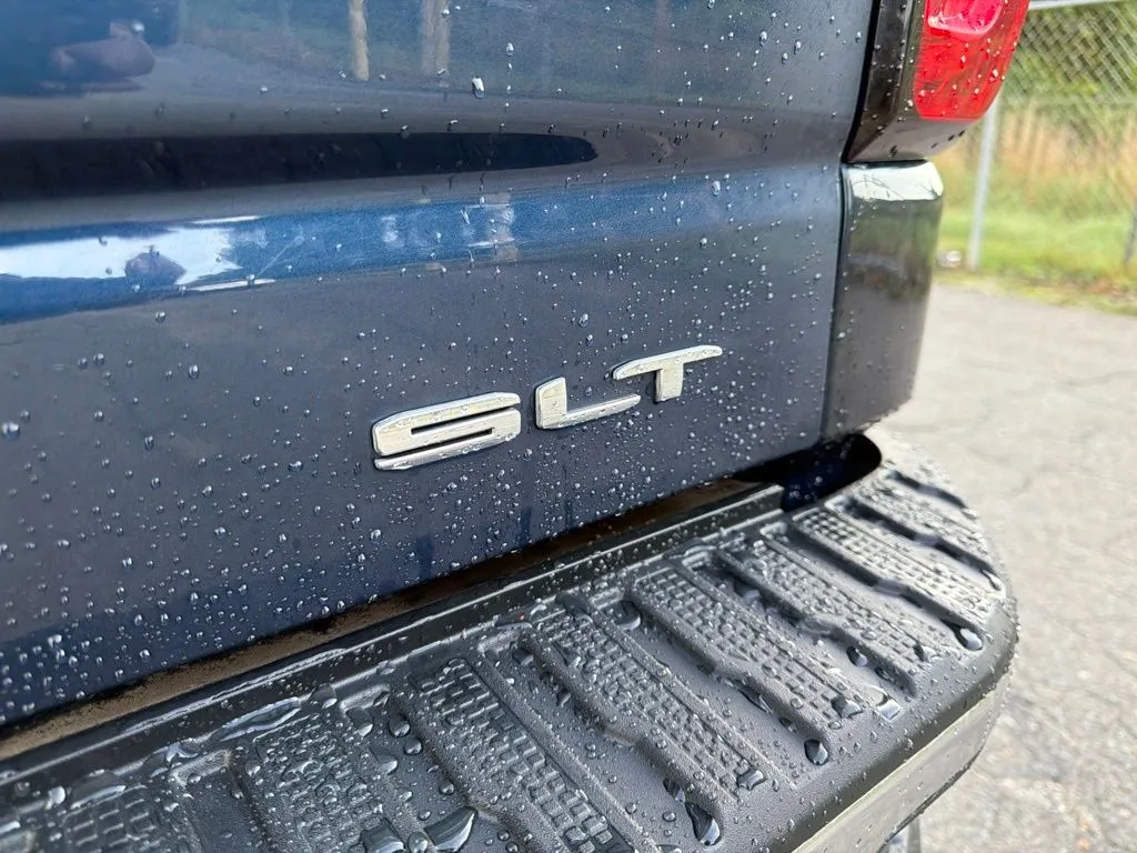 2023 GMC Sierra 1500 SLT - Photo 19