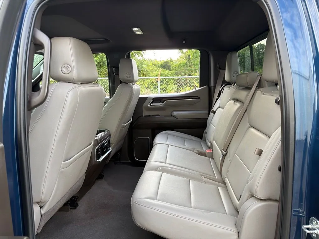 2023 GMC Sierra 1500 SLT - Photo 21